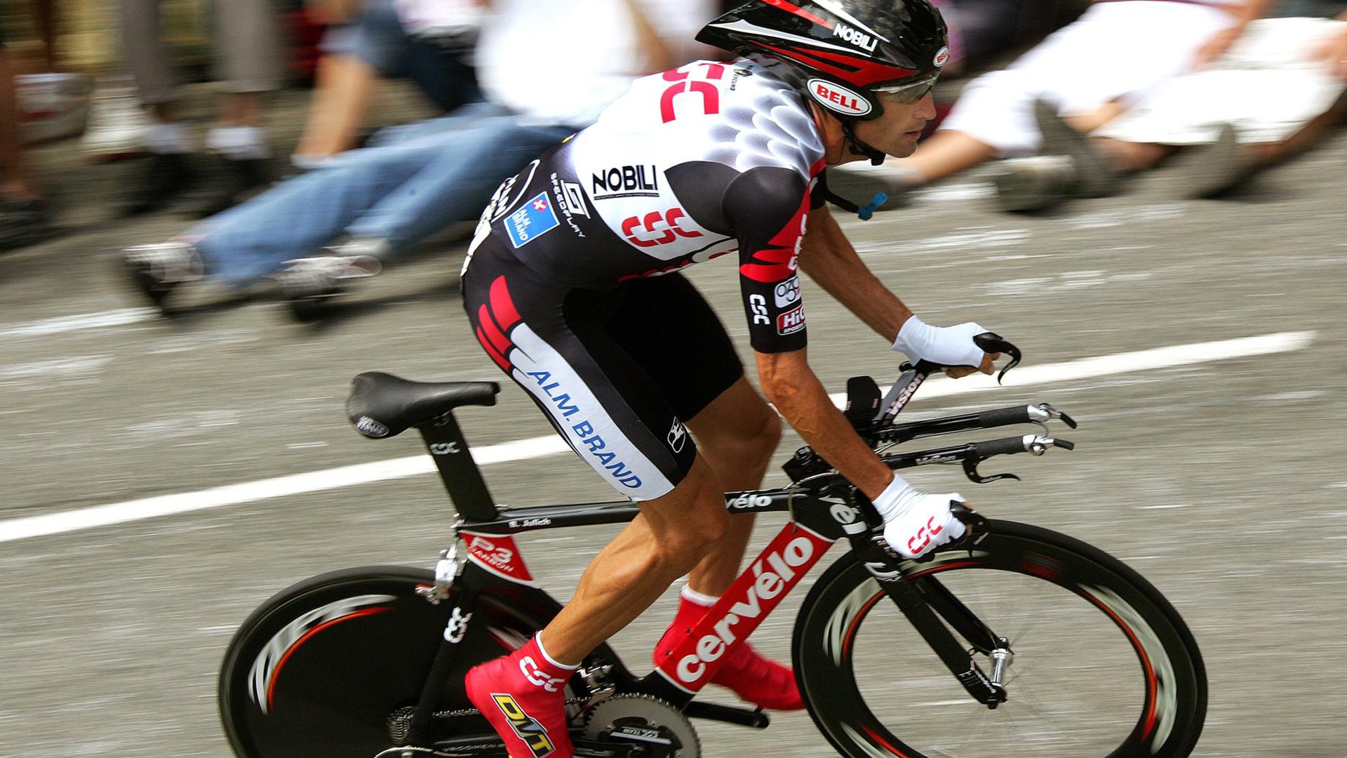 乔·莫伊:全黑队scrum中场的关键角色,推动比赛节奏,乔乔莫伊斯